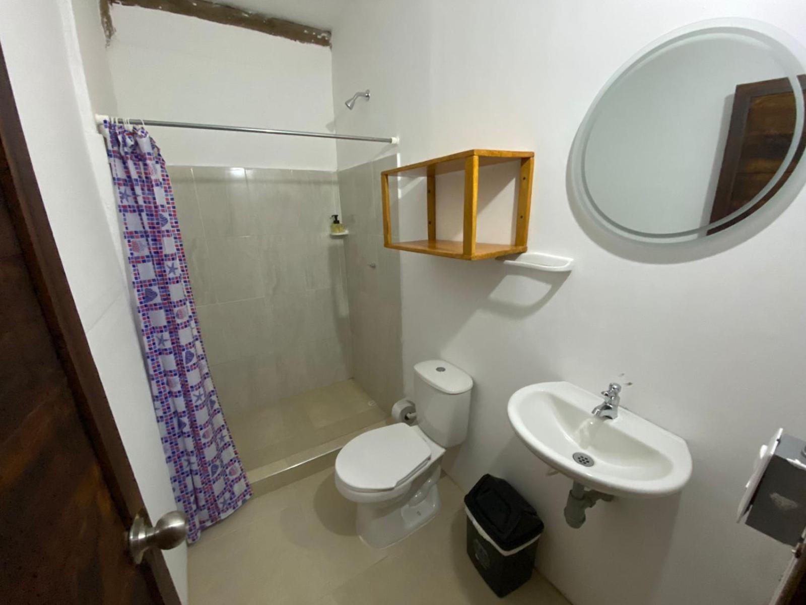 El Zoo Hostel, Bar & Pool Паломино Екстериор снимка