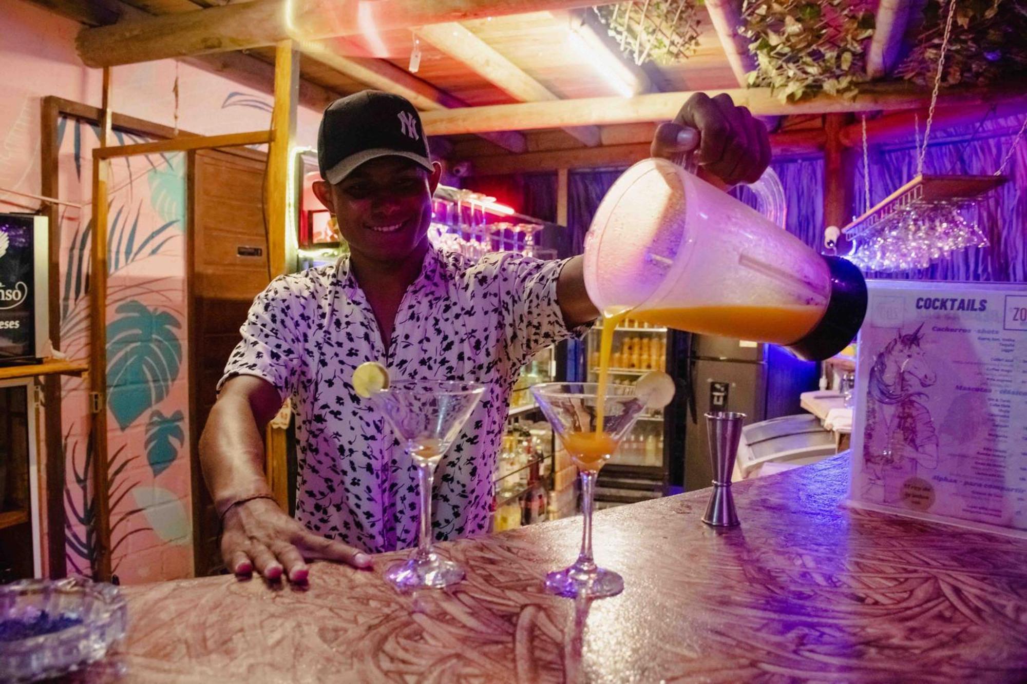 El Zoo Hostel, Bar & Pool Паломино Екстериор снимка